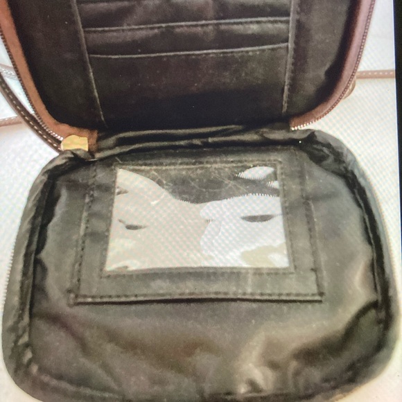 UNIONBAY Patchwork Elephant Appliqué crossbody Black Nylon Bag with Red Logo - Picture 2 of 10